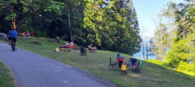 paved-trail-and-picnic-area-in-golden-ears-provincial-park