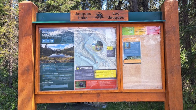 jacques-lake-trailhead-sign