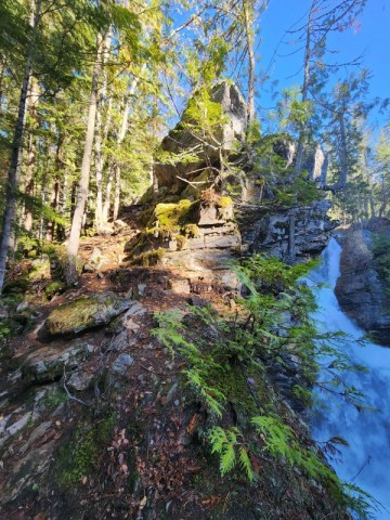 trail-to-the-of-frog-falls-bc-2