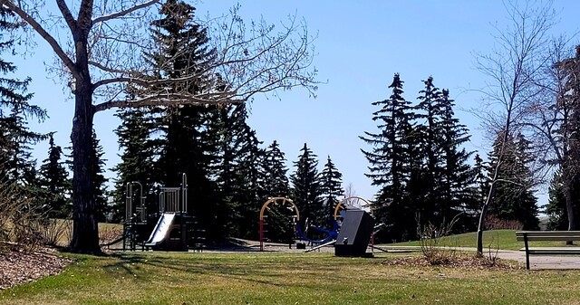 erinwoods-park-playground---se-calgary-alberta-canada