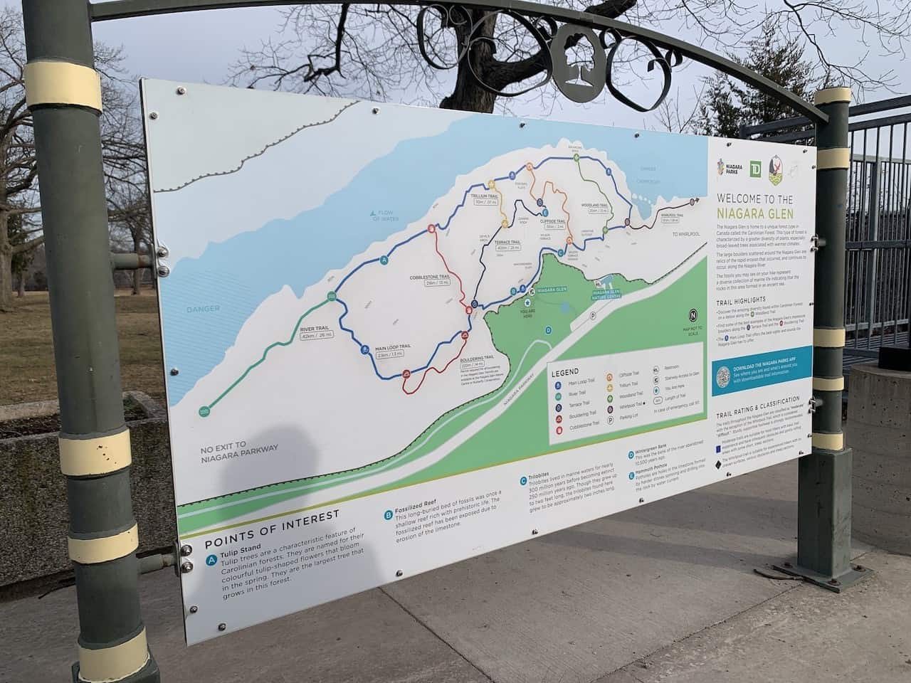 Niagara Glen Trail Map - Before heading onto the Niagara Glen Trail, there is a map for visitors to provide information about the hiking trails and the surrounding areas.