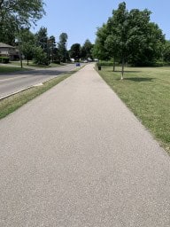 Mountain Brow Trail Clear Pavement for Rollerblading in Hamilton Ontario