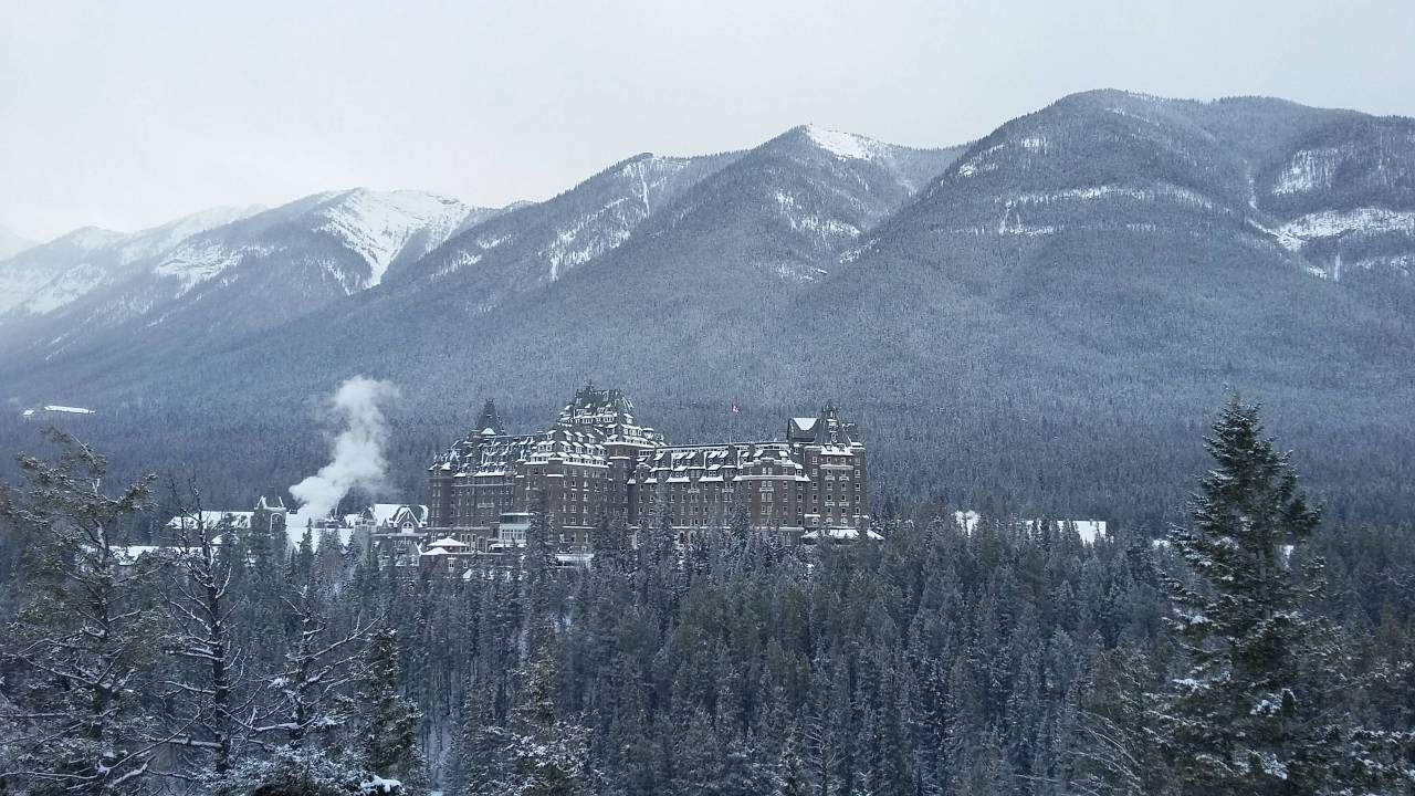 Fairmont Banff Springs - Surprise corner in Banff gives you the perfect setting to view this beautiful castle. It is a UNESCO world Heritage site.
Known as "The  Castle in the Rockies."