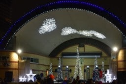 holiday_bandstand_victoria_park_london