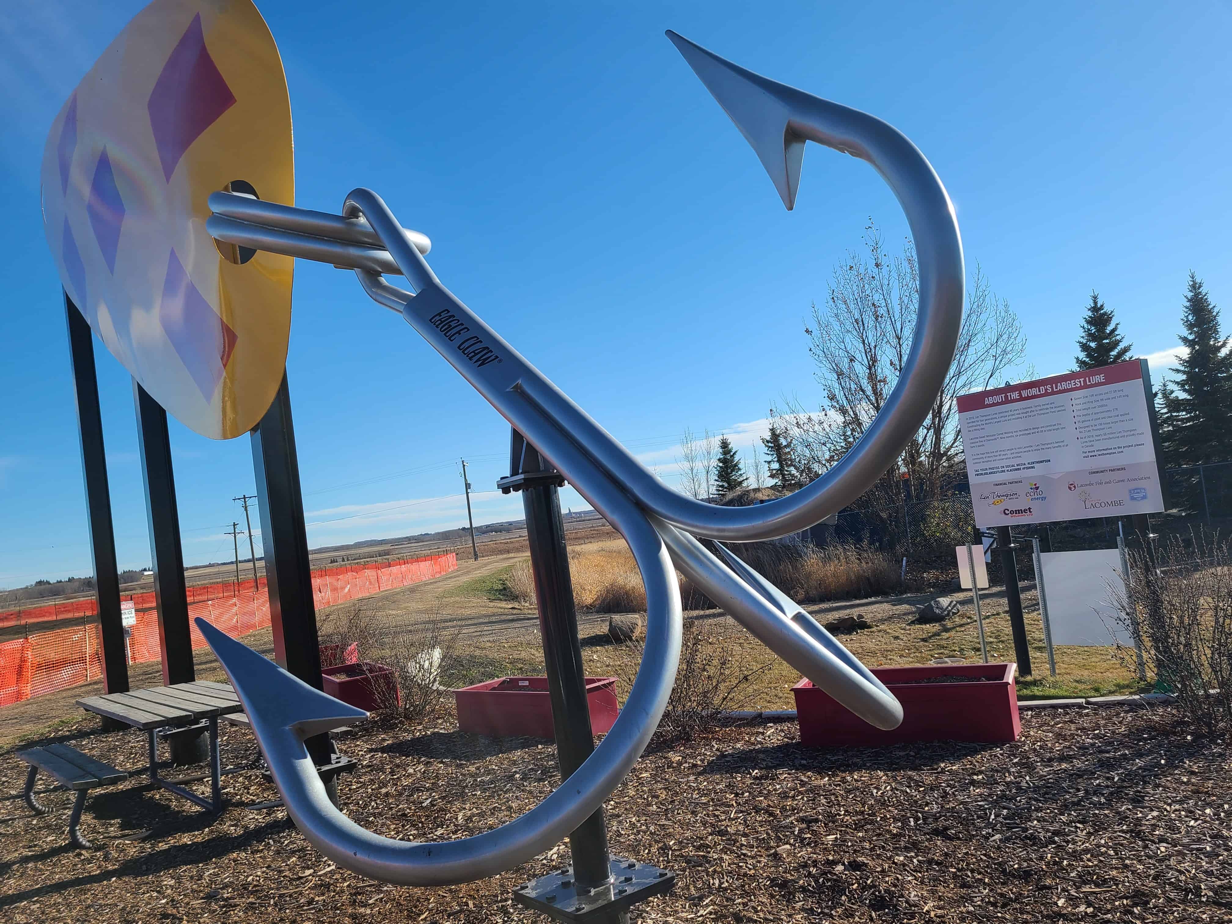 World's Largest Fishing Lure, Len Thompson Factory and Store