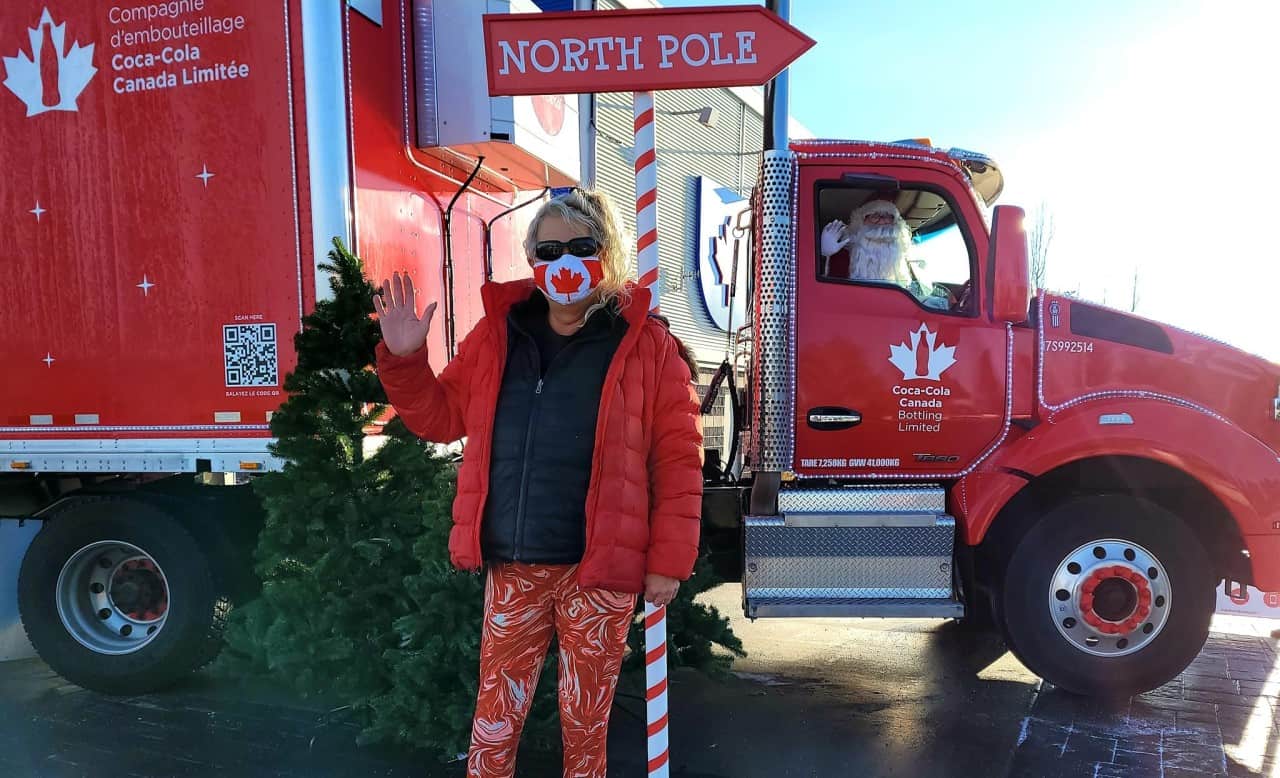 Coca-Cola Holiday Truck Tour 2021-12-03 - So great to see the jolly old fellow once again! This is visiting Santa Covid style!
Merry Christmas to All !!!