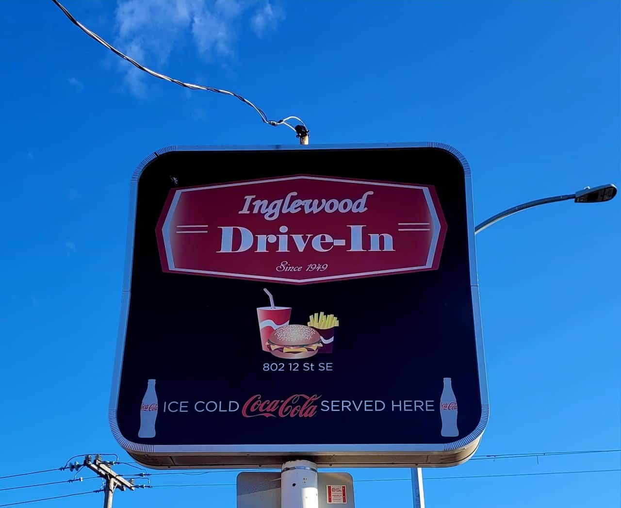 Sign at Inglewood Drive-In Restaurant - Calgary Alberta Canada 2023-05-24 - Inglewood Drive-In Restaurant Hours 
Sat	10 AM–6 PM
Sun	11:30 AM–6 PM
Mon	10 AM– 8 PM
Tue	10 AM–8 PM
Wed10 AM–8 PM
Thu	10 AM–8 PM
Fri	10 AM–8 PM
Calgary, Alberta, Canada